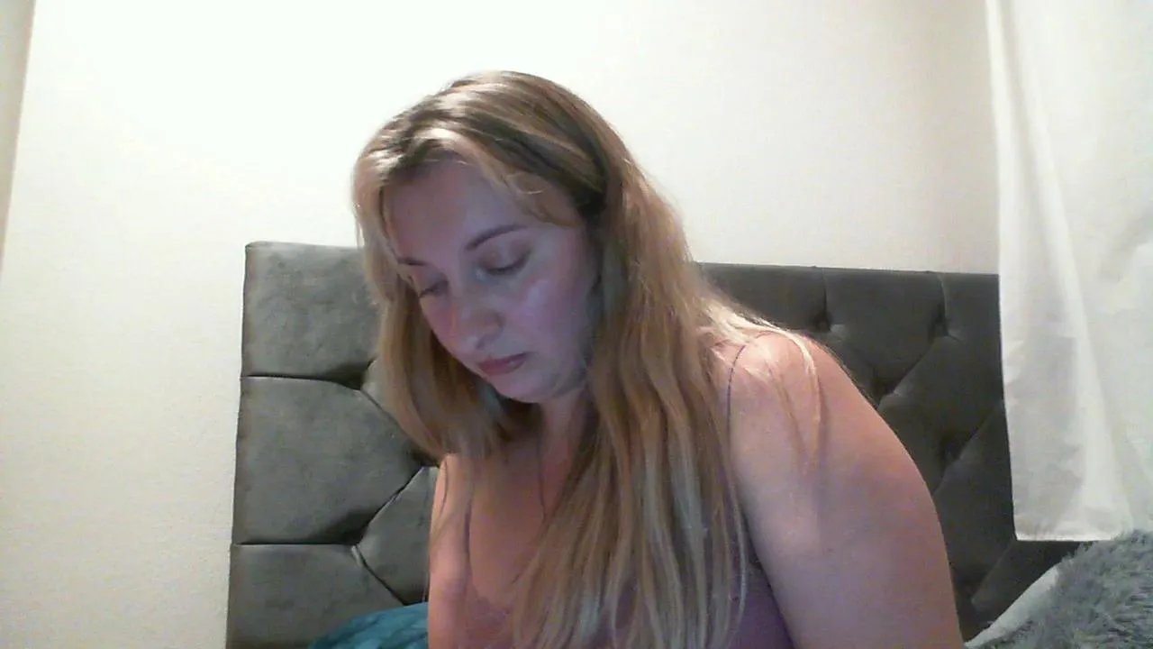 RuslanaFlower from Cam4