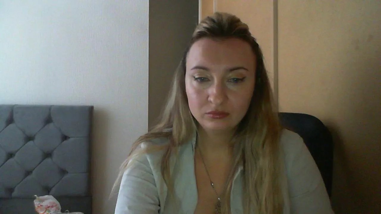 RuslanaFlower from Cam4