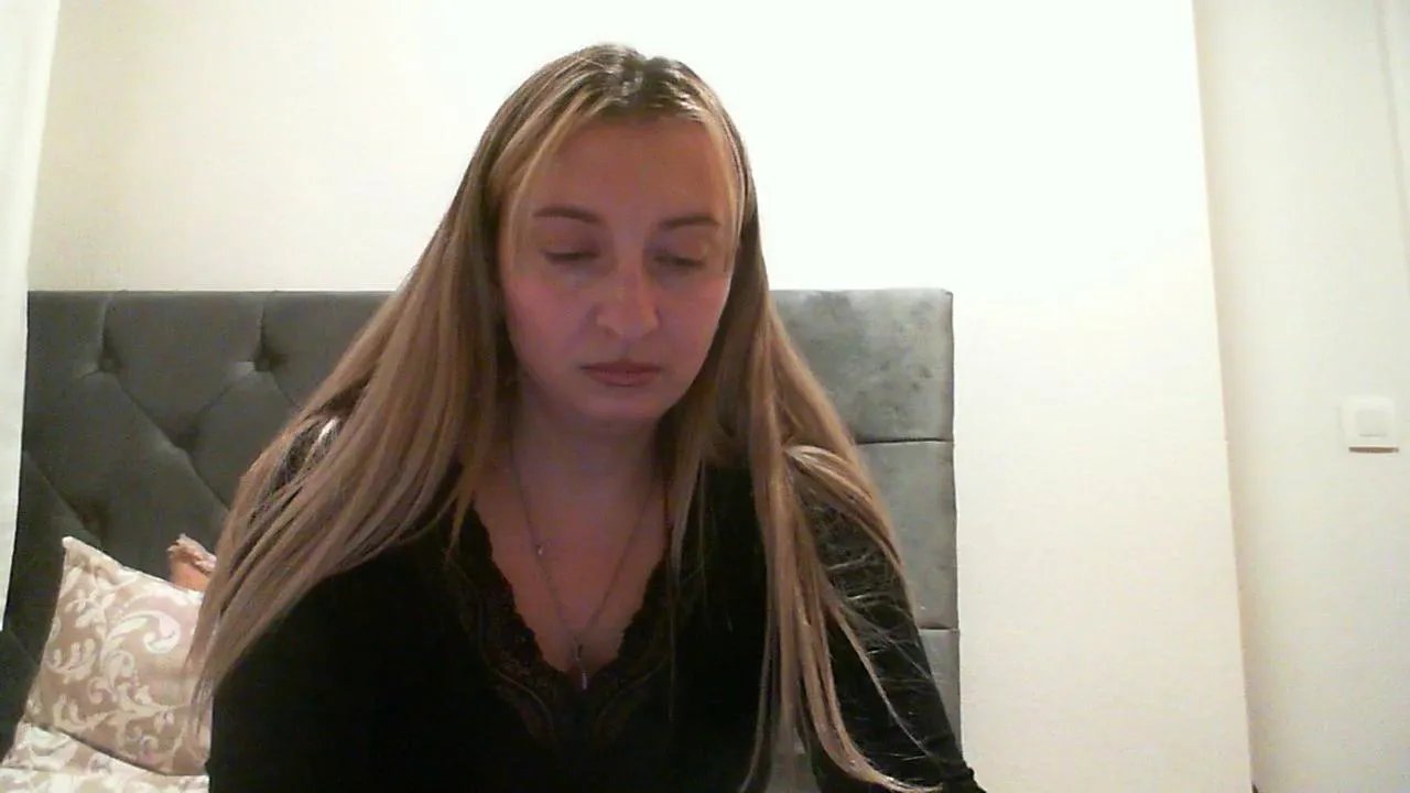 RuslanaFlower from Cam4