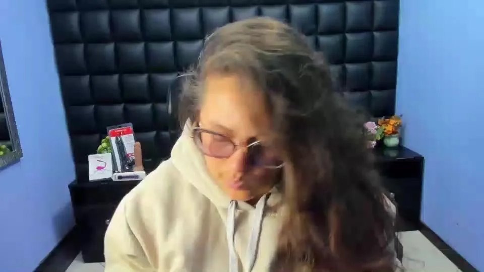 Sara_Thonson_ from Cam4