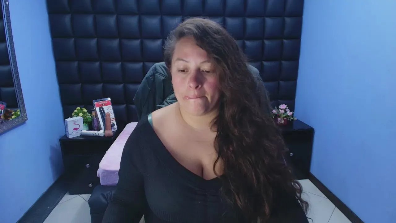 Sara_Thonson_ from Cam4