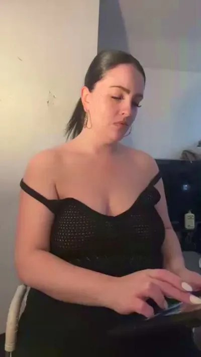 Valentinocherry from Cam4