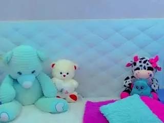 alanna-dollsx from CamSoda