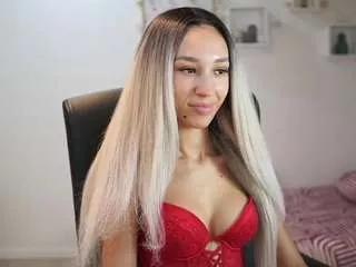 amailiuu from CamSoda