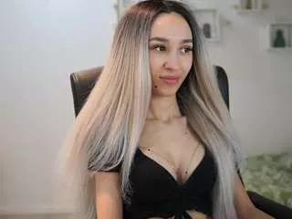 amailiuu from CamSoda