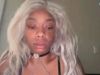 delightfuldark from CamSoda