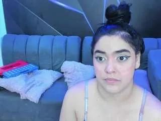 lunahoggins from CamSoda