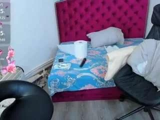 ninadee from CamSoda