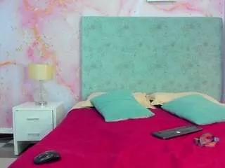 riri-brunnete from CamSoda