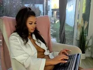 selena-reeves from CamSoda