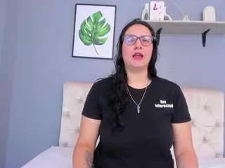 soe-laraa from CamSoda