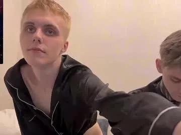 Naked Room 2amkiss 