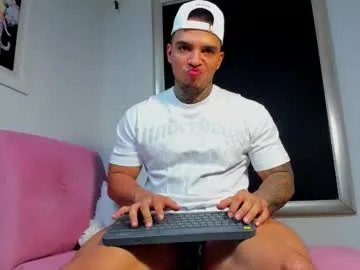 aquiles_elpapi from Chaturbate