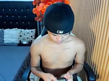 asianhugescott on Chaturbate 