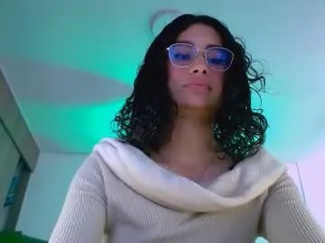 aveline_nuit from Chaturbate