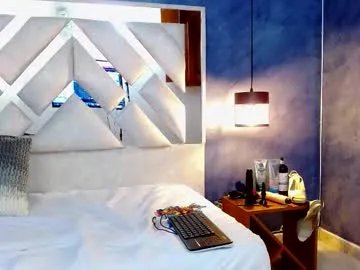 bella_volup from Chaturbate