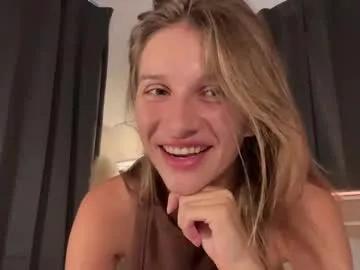 Naked Room blair_foxxxy 