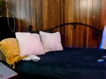 bombshellbaeby from Chaturbate