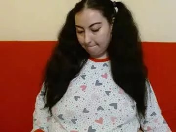 bustyemma from Chaturbate