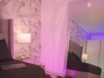 Naked Room charlotte_harriz 