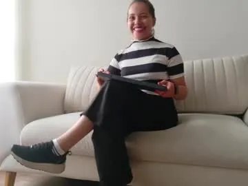 cheek_chic12 from Chaturbate