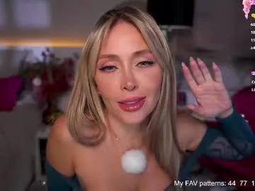 Naked Room chloe_ri 
