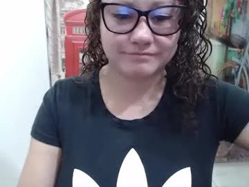 curly_greeneyed from Chaturbate