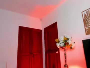 Naked Room dannahadid 