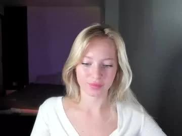 Naked Room e__lisa 