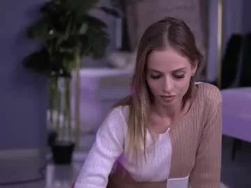 elarashine from Chaturbate