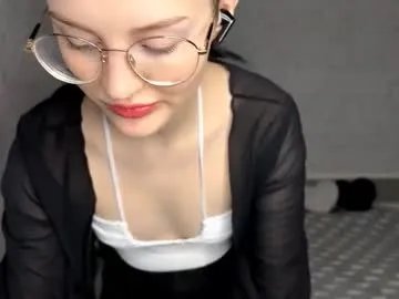 eleniswackhammer from Chaturbate