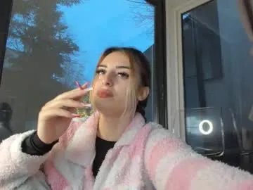 ella_vee from Chaturbate