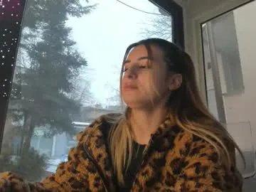 ella_vee from Chaturbate