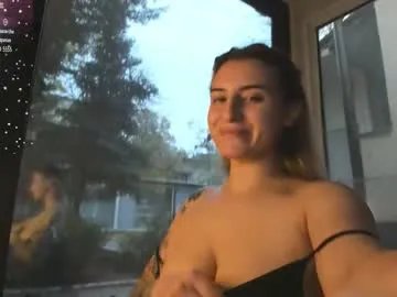 ella_vee from Chaturbate