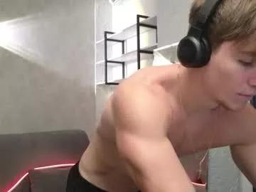 elliot_muscle04 from Chaturbate