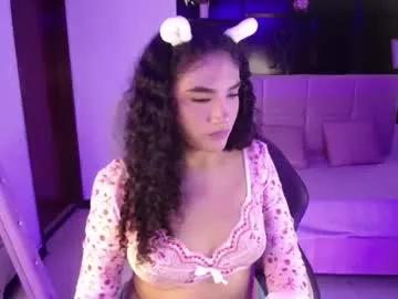 emiily_smith1_ from Chaturbate