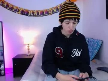 emmo_boy on Chaturbate 