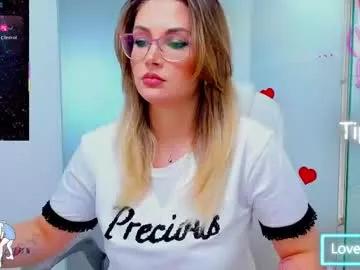 evelyne_rose from Chaturbate