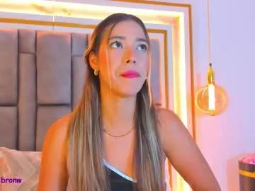 Hannabronw from Chaturbate