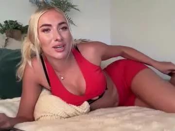Naked Room heyskylar 