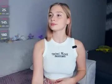 hidden_charm from Chaturbate