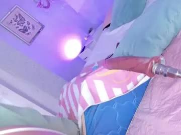 Naked Room hilary_smile_ 