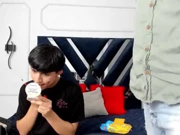 hoot_booys_ from Chaturbate