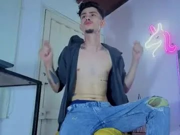 i_am_kelvis_ from Chaturbate