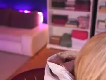 idontlikeguccibelts from Chaturbate