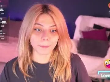 idontlikeguccibelts from Chaturbate