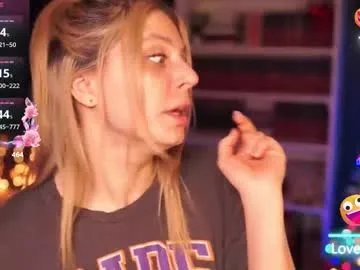 idontlikeguccibelts from Chaturbate
