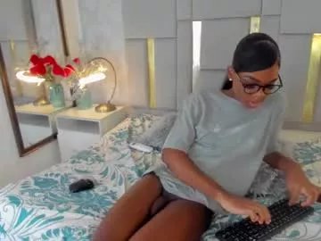 isisbrown_ on Chaturbate 