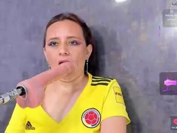 Naked Room issys_milf 