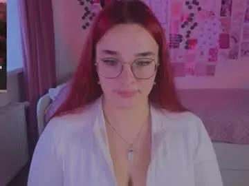 Iwi_wi_wi from Chaturbate